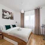 Tauron Arena Homely By Bookinghost Διαμέρισμα Krasków