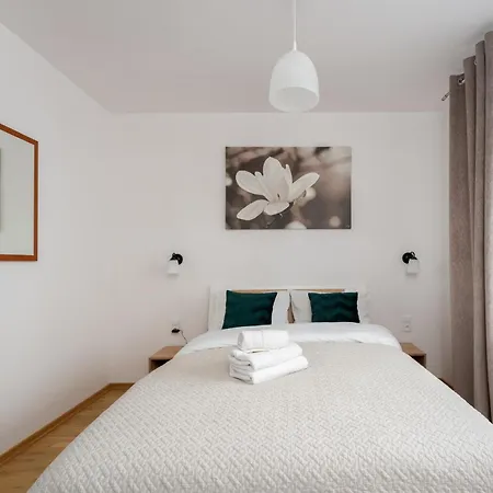 Apartment Tauron Arena Homely By Bookinghost *
